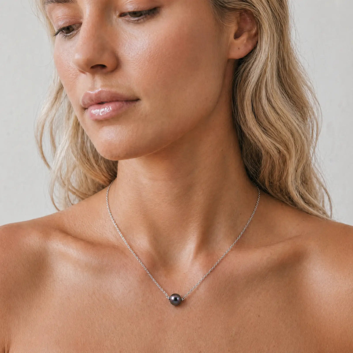 9ct White Gold Black Tahitian Pearl Necklace
