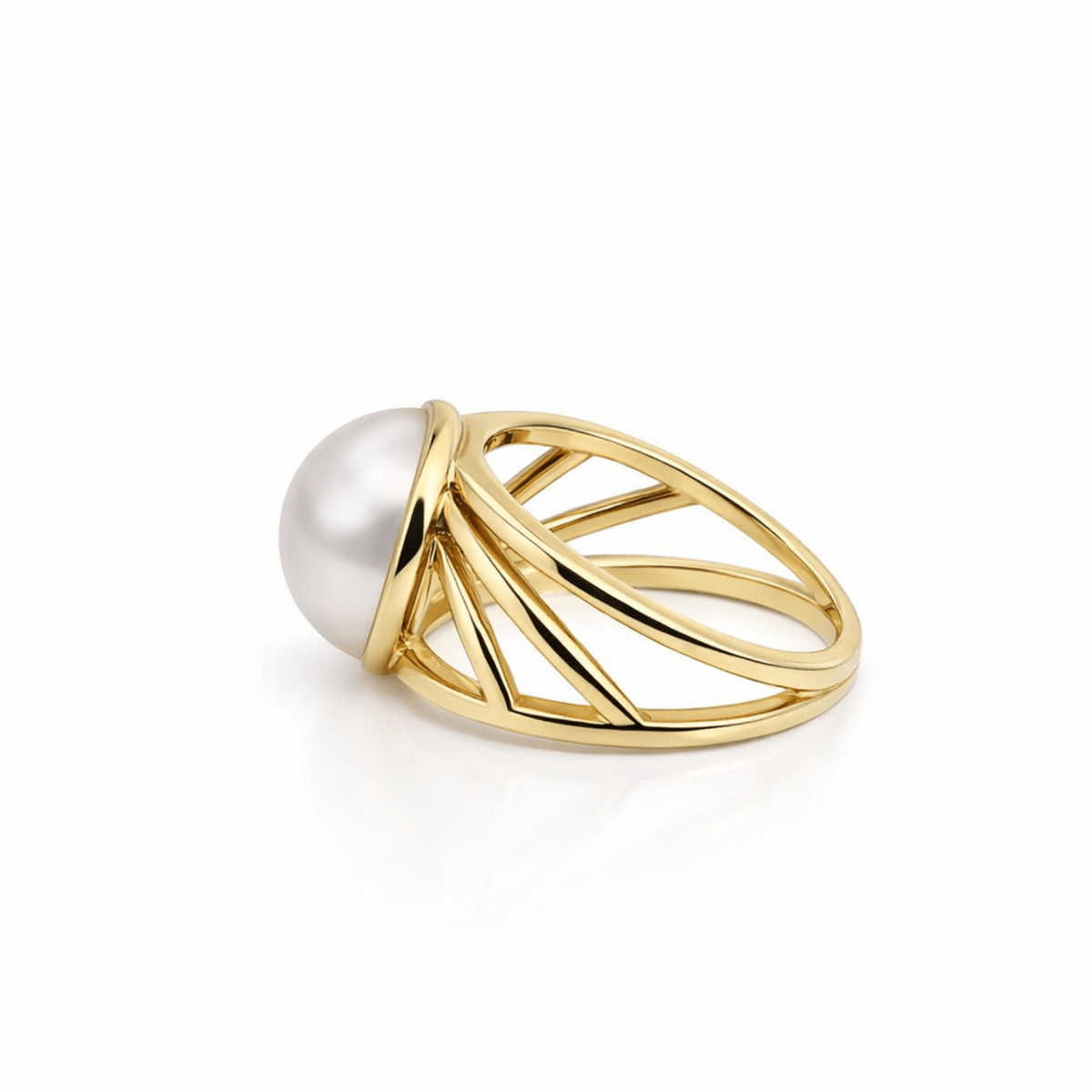 9ct Yellow Gold Mabe Freshwater Pearl Ring