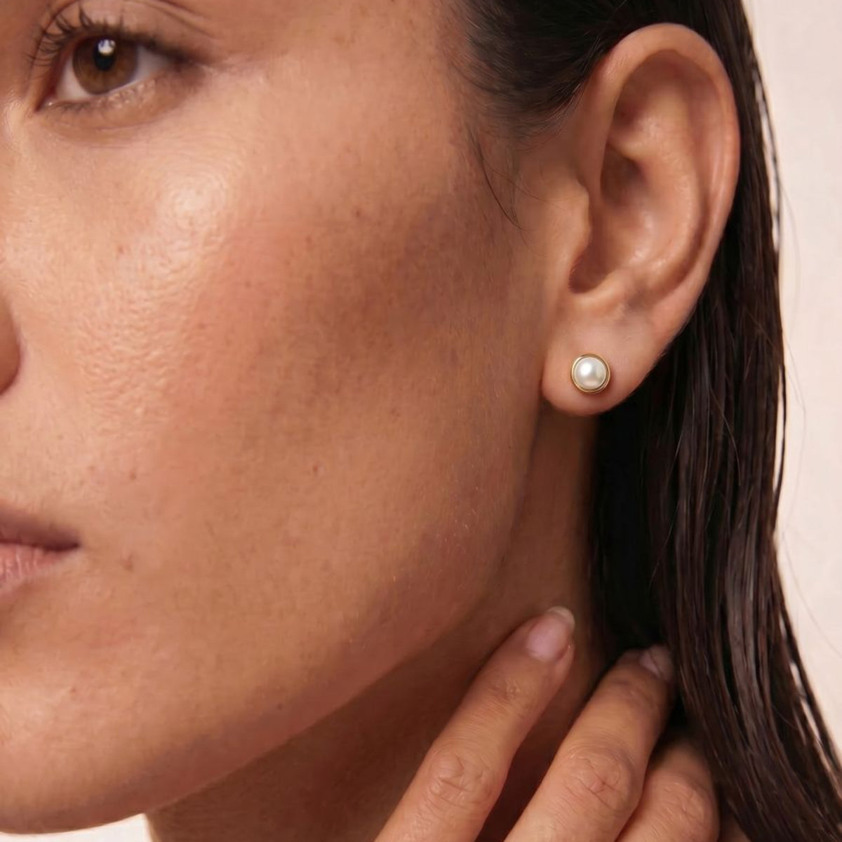 9ct Yellow Gold Pearl Earring With Gold Bezel