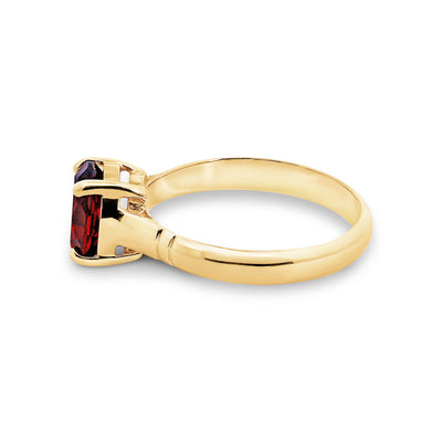 9ct Yellow Gold Oval Garnet Ring - alternate