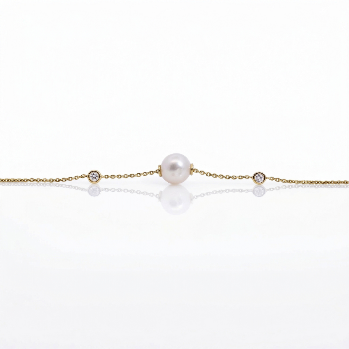 9ct Yellow Gold Freshwater Pearl & Lab Grown Diamond Bracelet