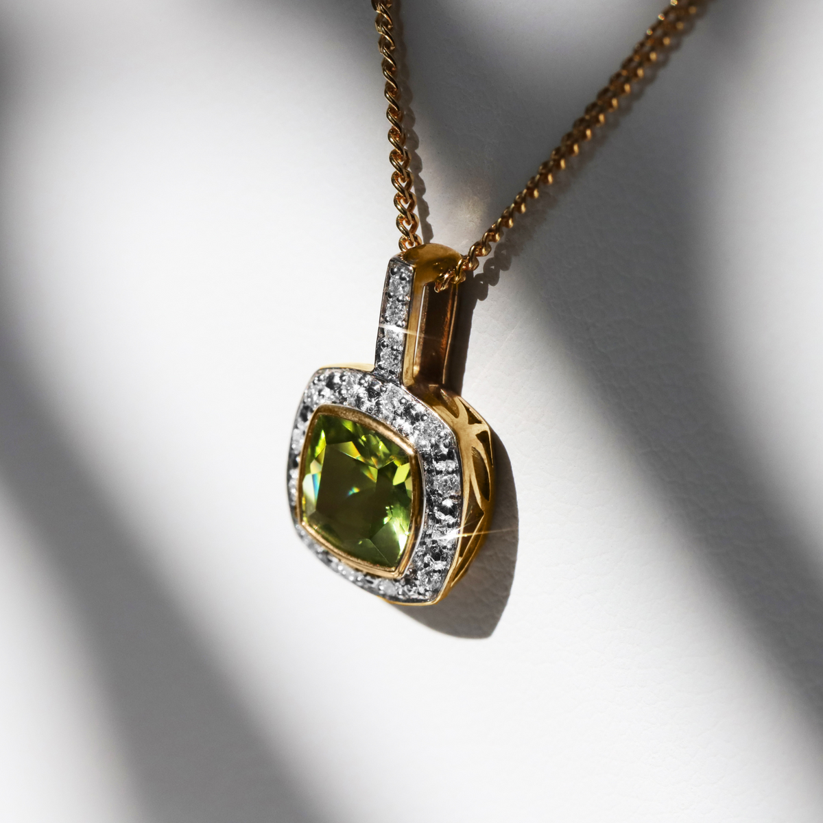 9ct Yellow Gold Peridot & Diamond Pendant