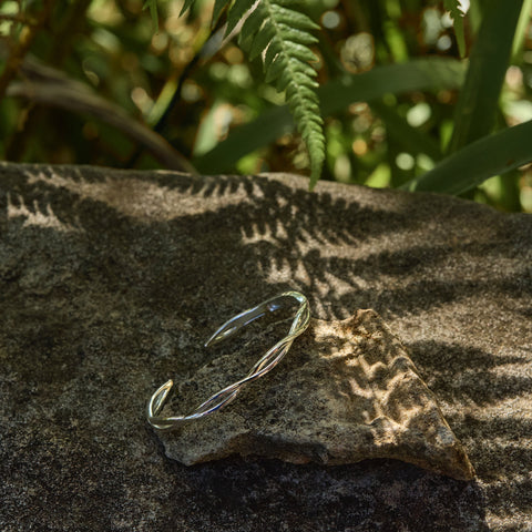 Najo Belle Hinged Bracelet - alternate view