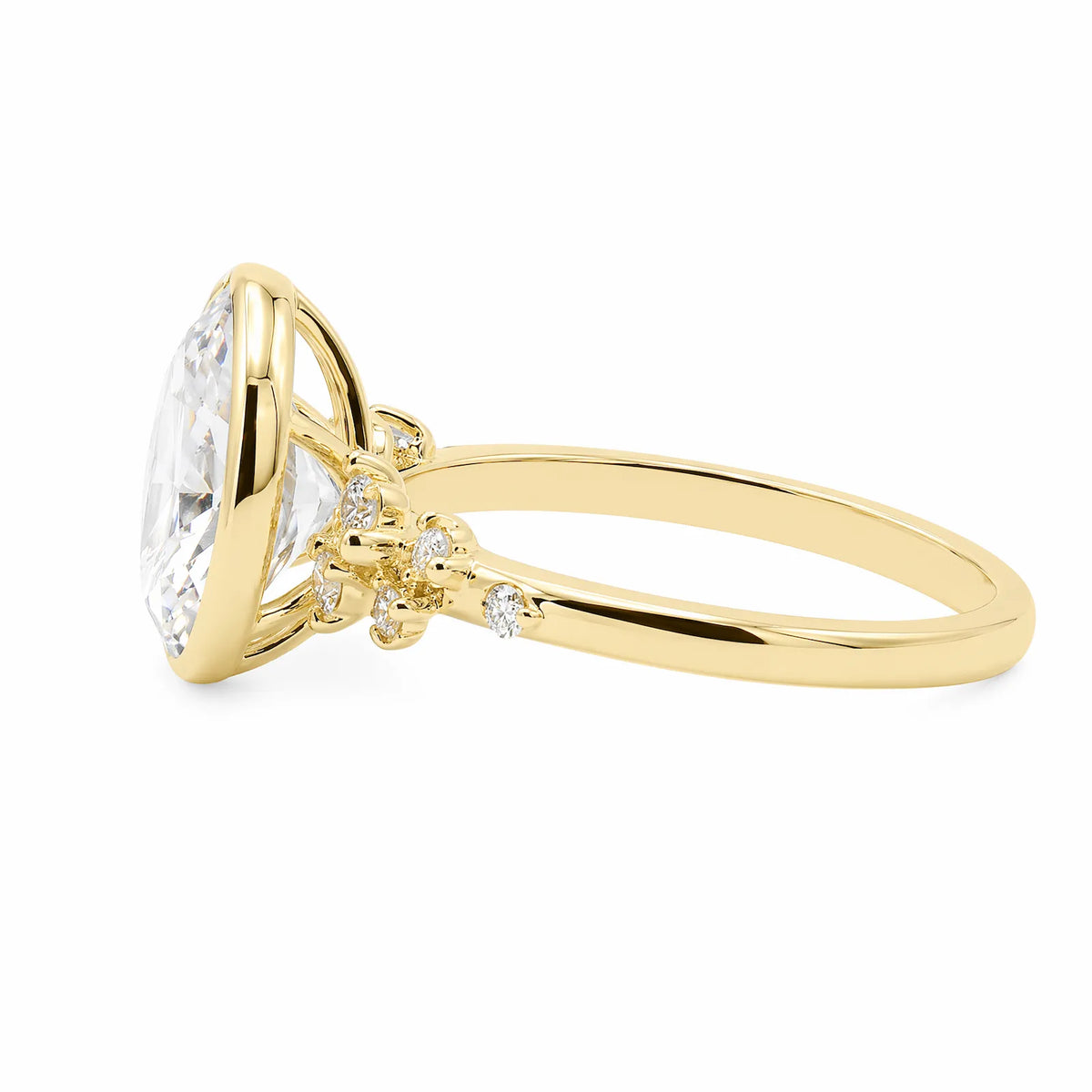 18ct Yellow Gold Pear Lab Grown Diamond Engagement Ring