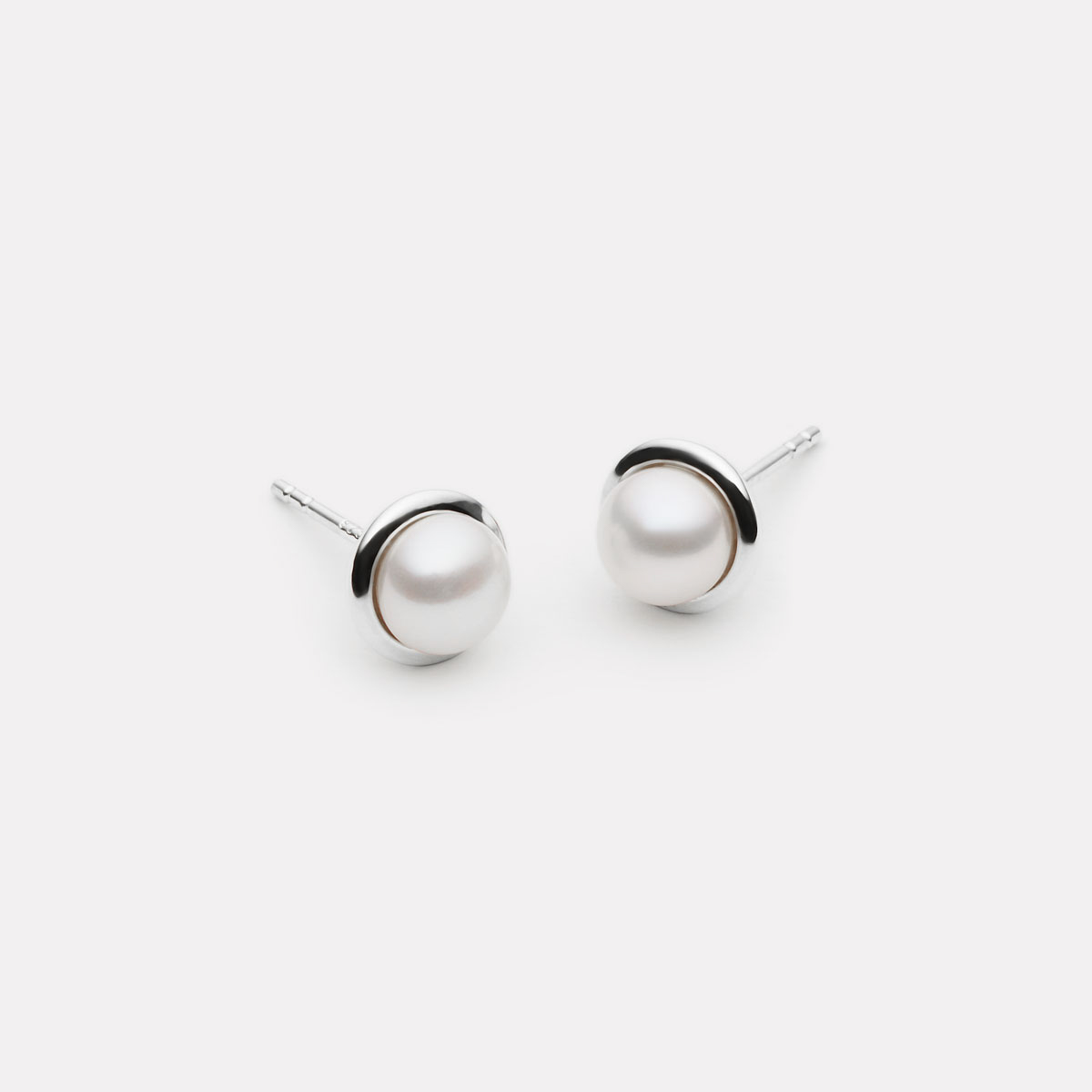 Najo Moonbean Pearl Stud earrings