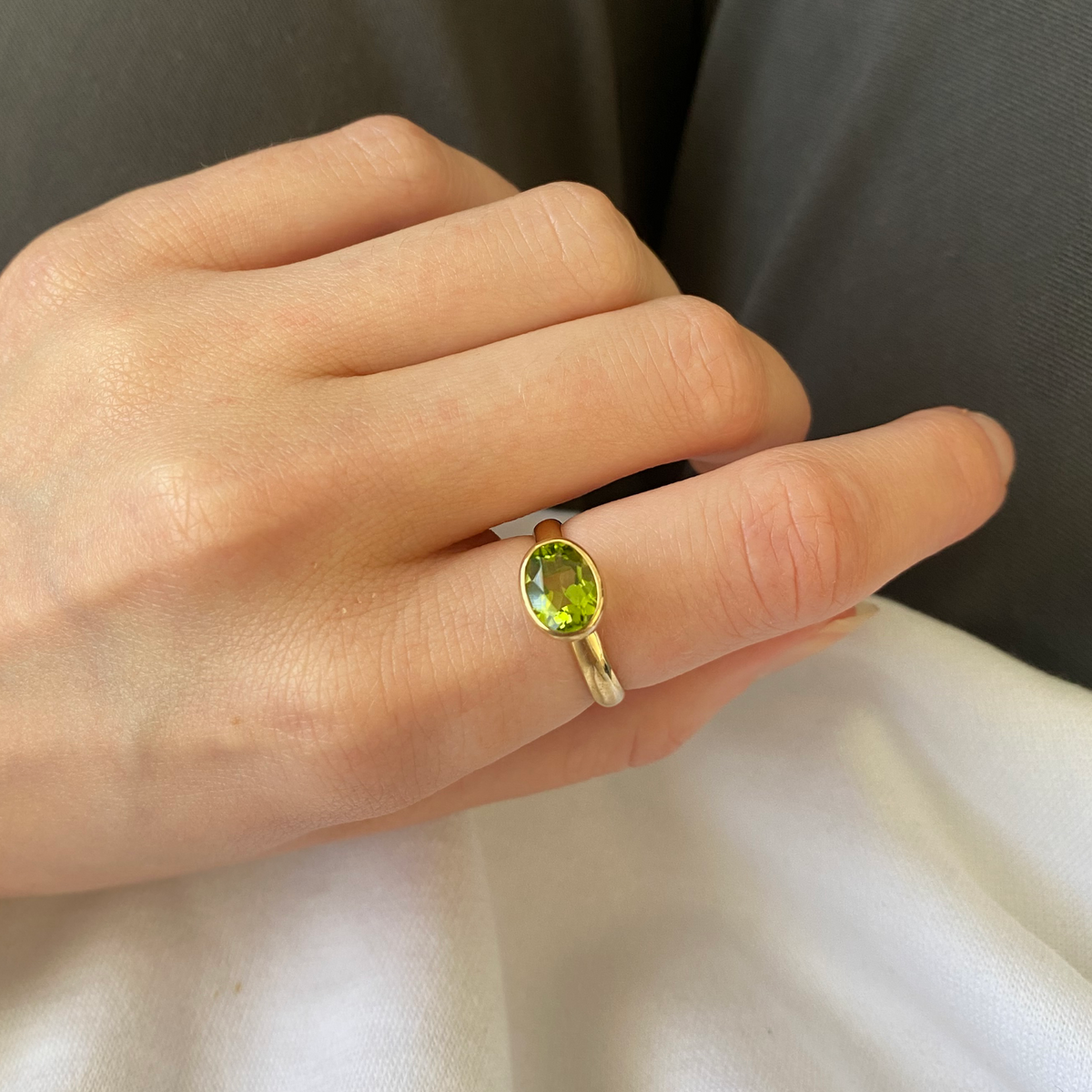 9ct Yellow Gold Oval Peridot Ring