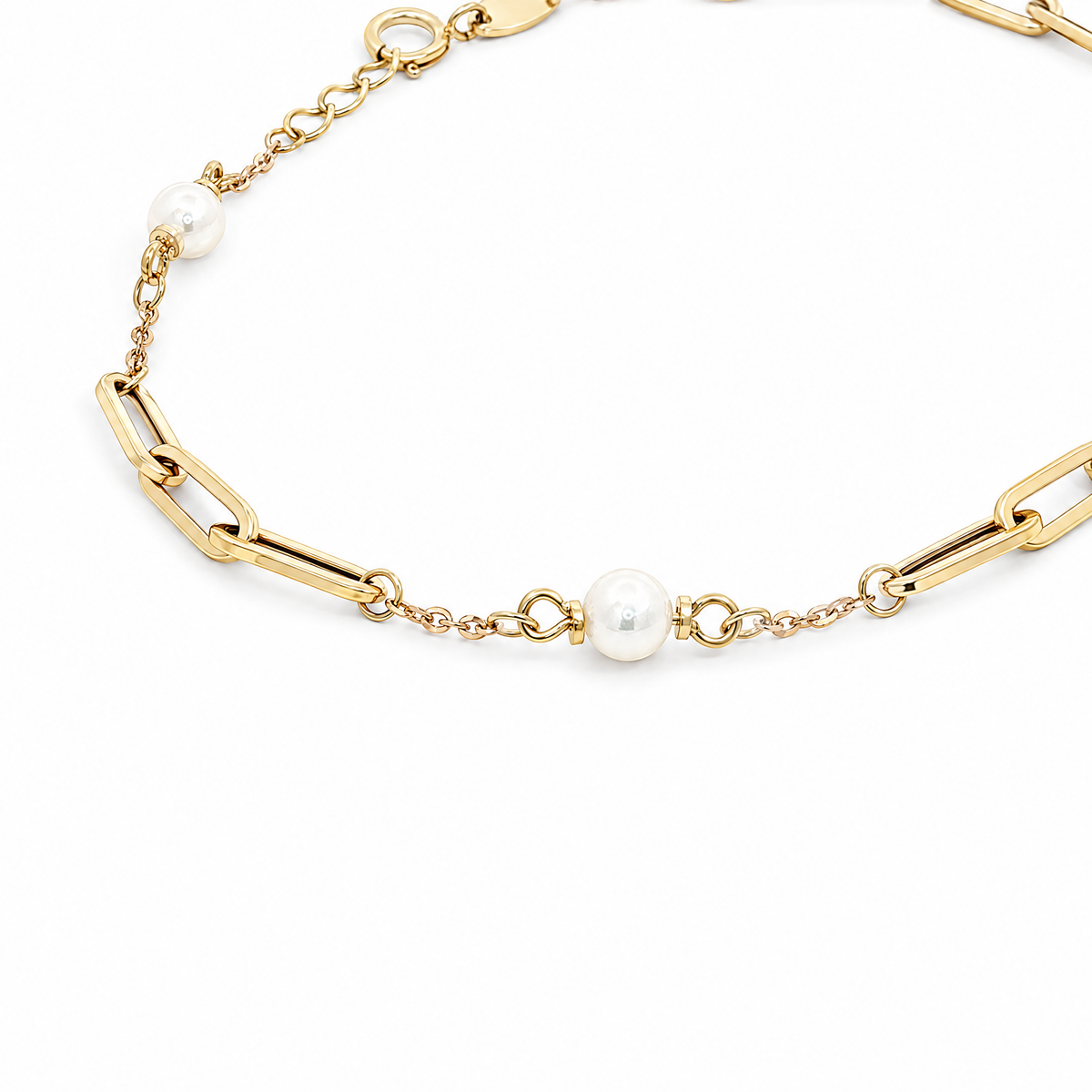 9ct yellow gold paperclip and freshwater pearl bracelet — link and pearl detail