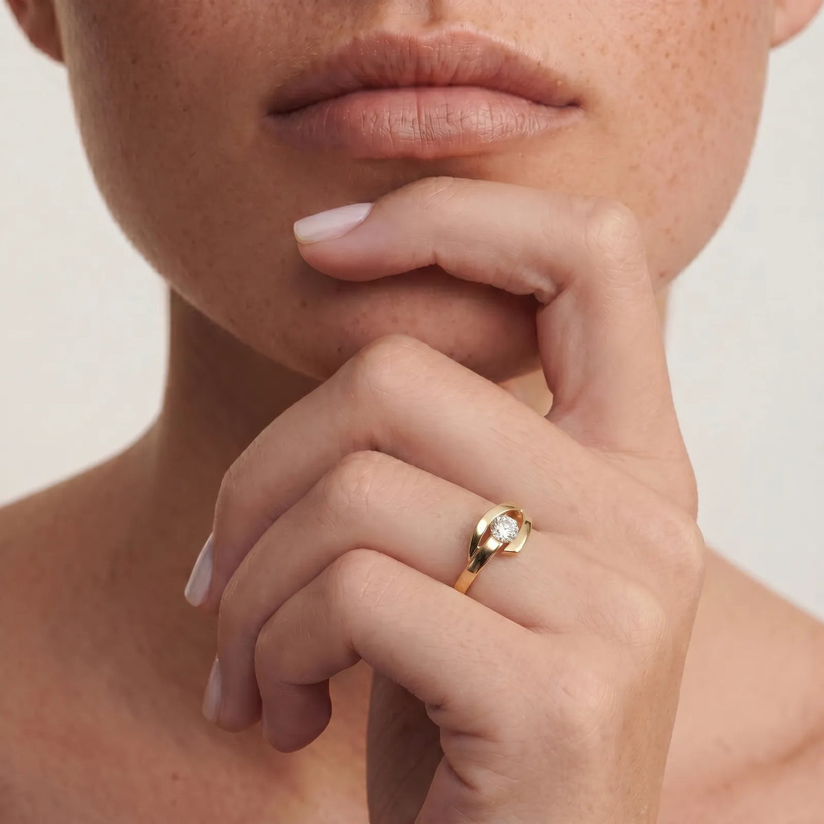 9ct Yellow Gold Polished Cubic Zirconia V Shape Ring