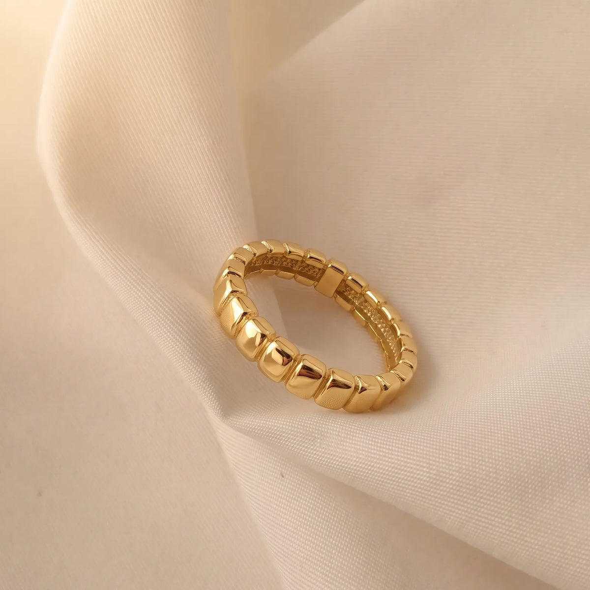 9ct Yellow Gold Ribbed Ladies Wedding Ring