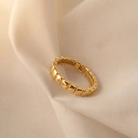 9ct Yellow Gold Ribbed Ladies Wedding Ring