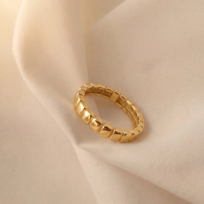 9ct Yellow Gold Ribbed Ladies Wedding Ring - alternate