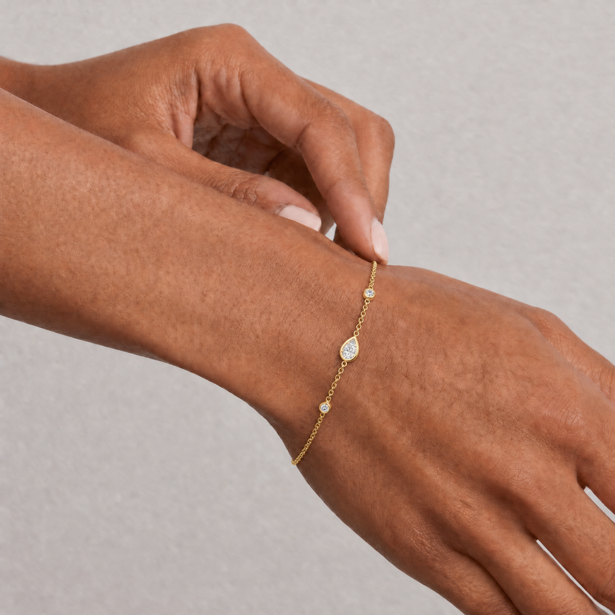 9ct Yellow Gold Stationed Lab Grown Diamond Bracelet