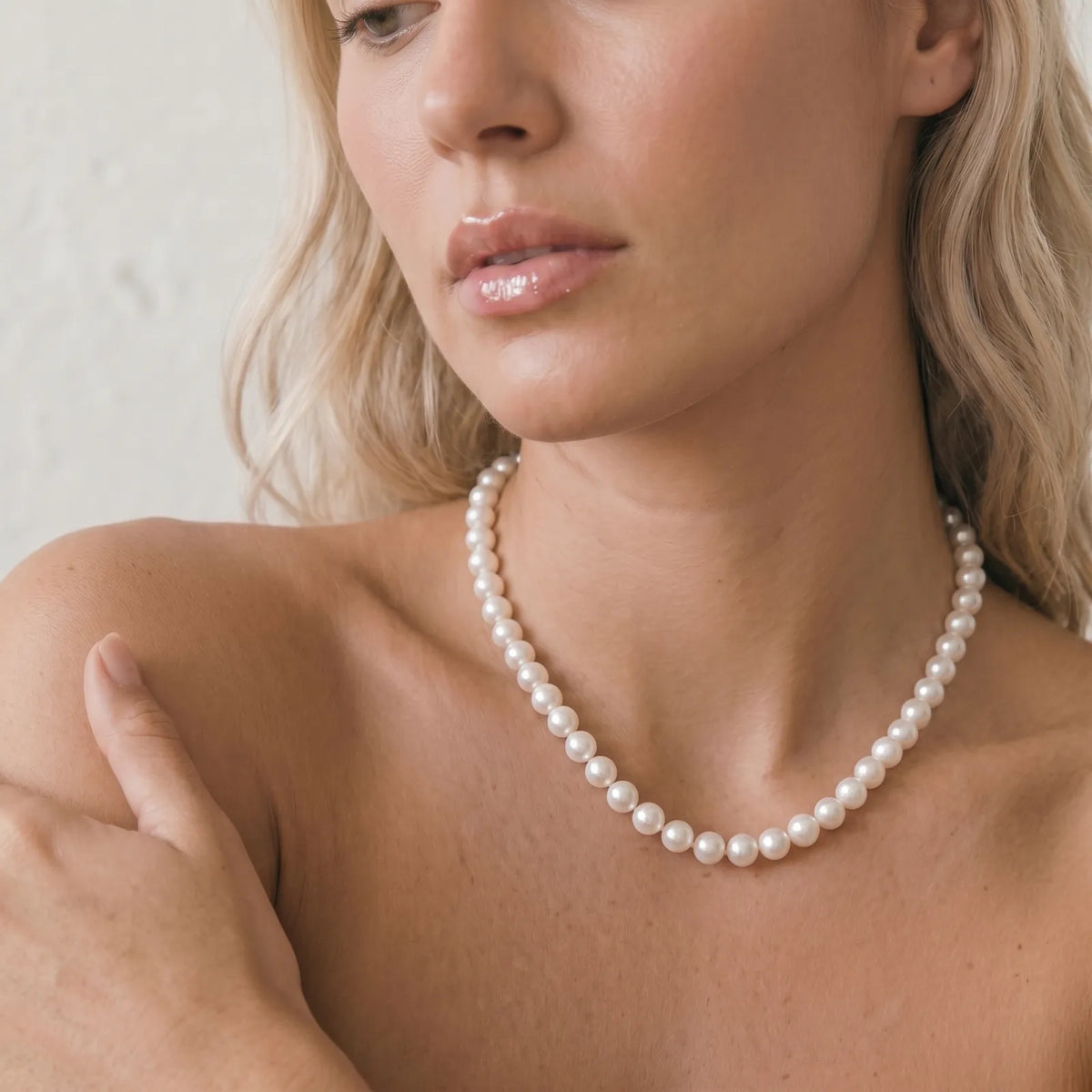 9ct Yellow Gold White Freshwater Seed Pearl Necklace