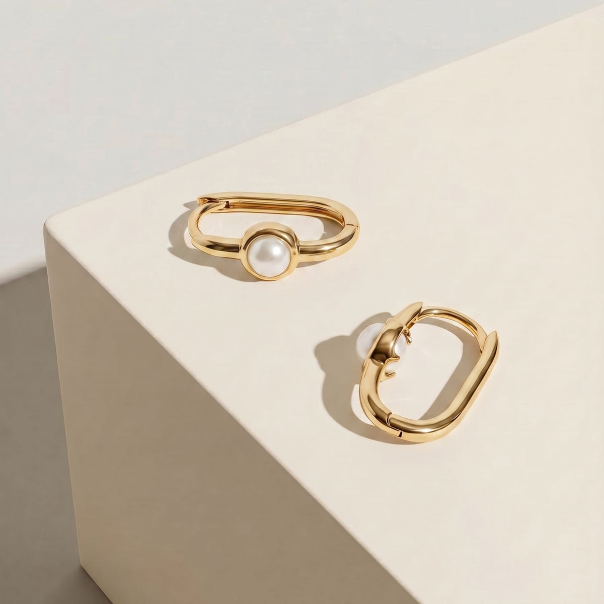 9ct Yellow Gold Freshwater Pearl Set Huggie Earrings