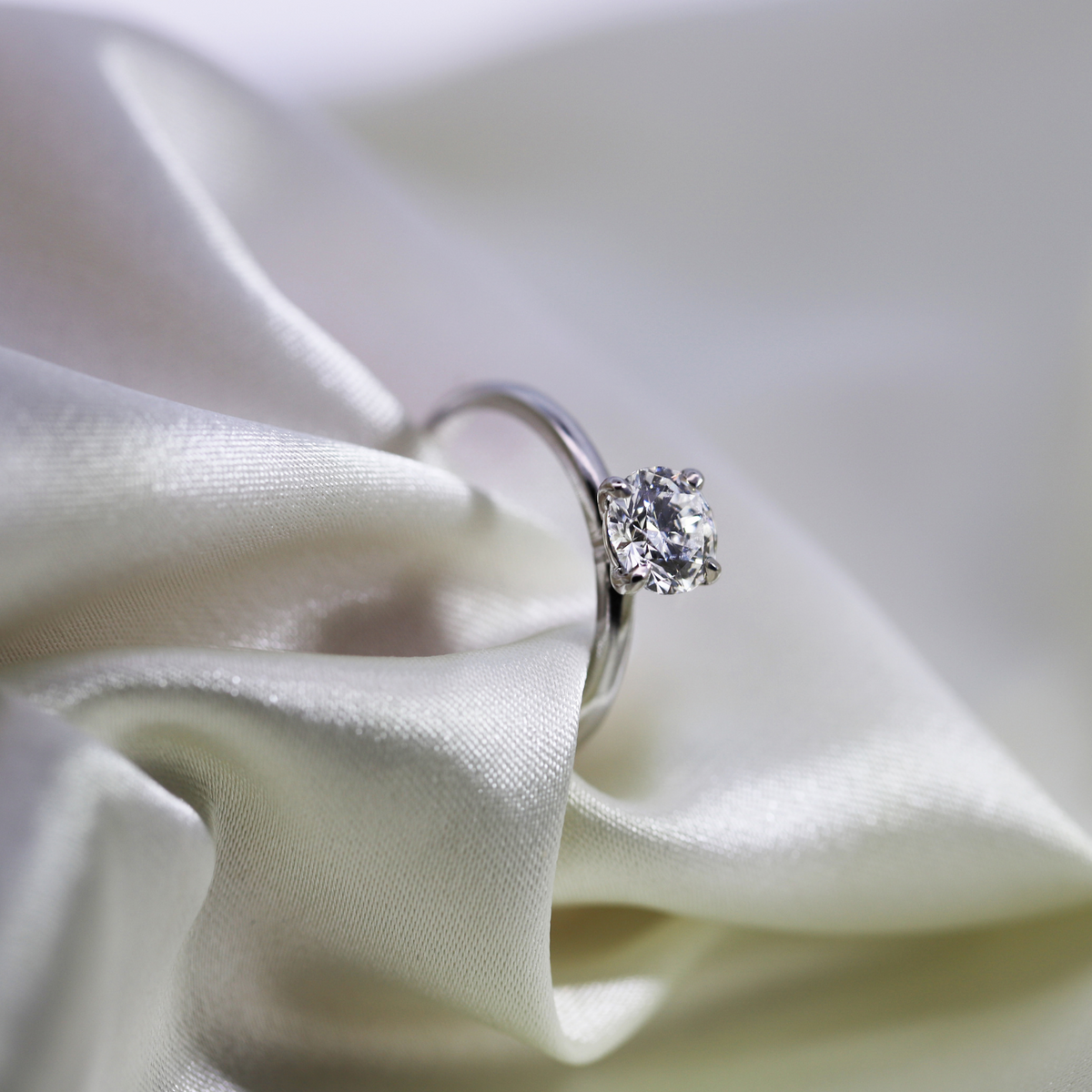 The Emma | 1.02ct Round Lab Grown Diamond Engagement Ring