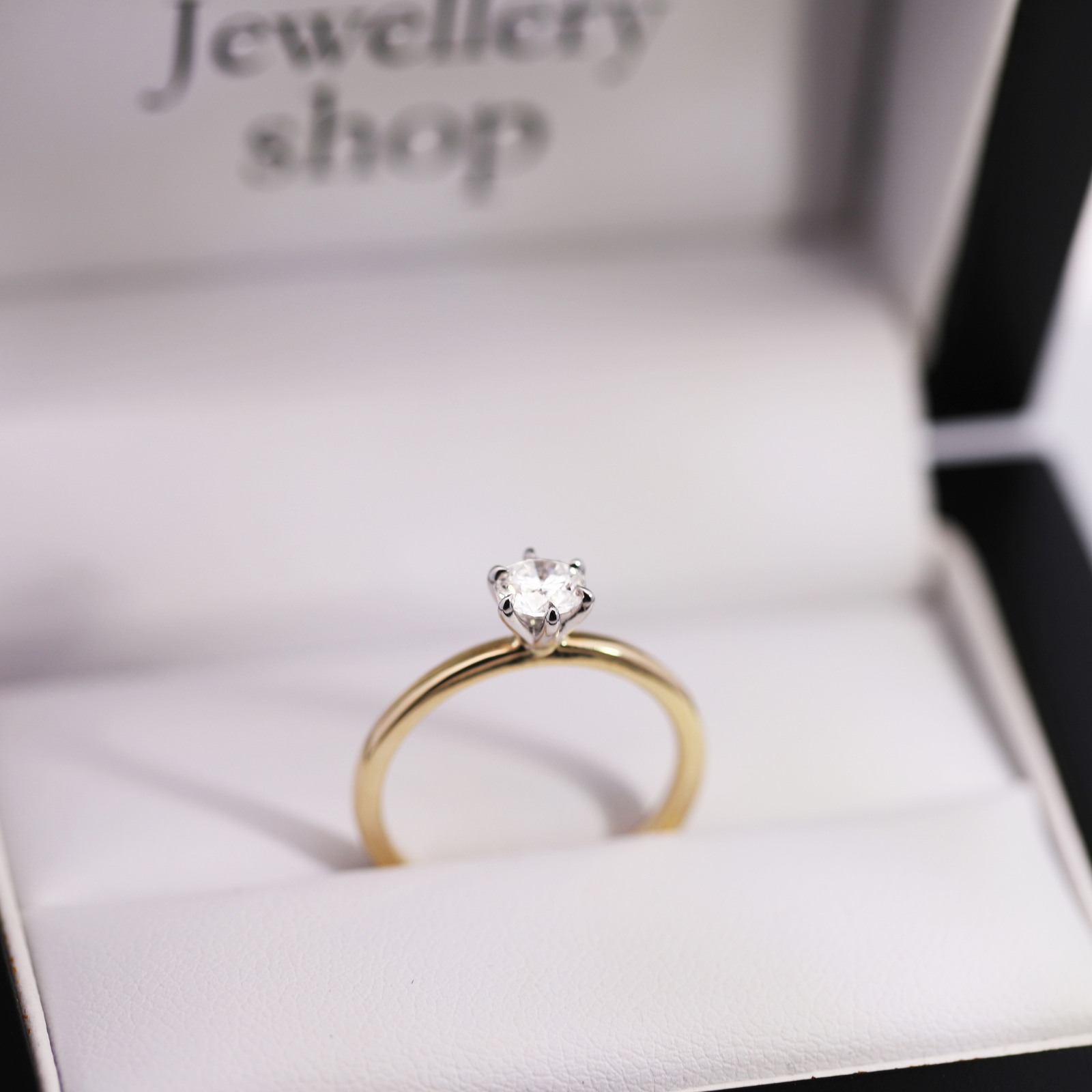 The Mia | 0.50ct Round Lab Grown Diamond Engagement Ring