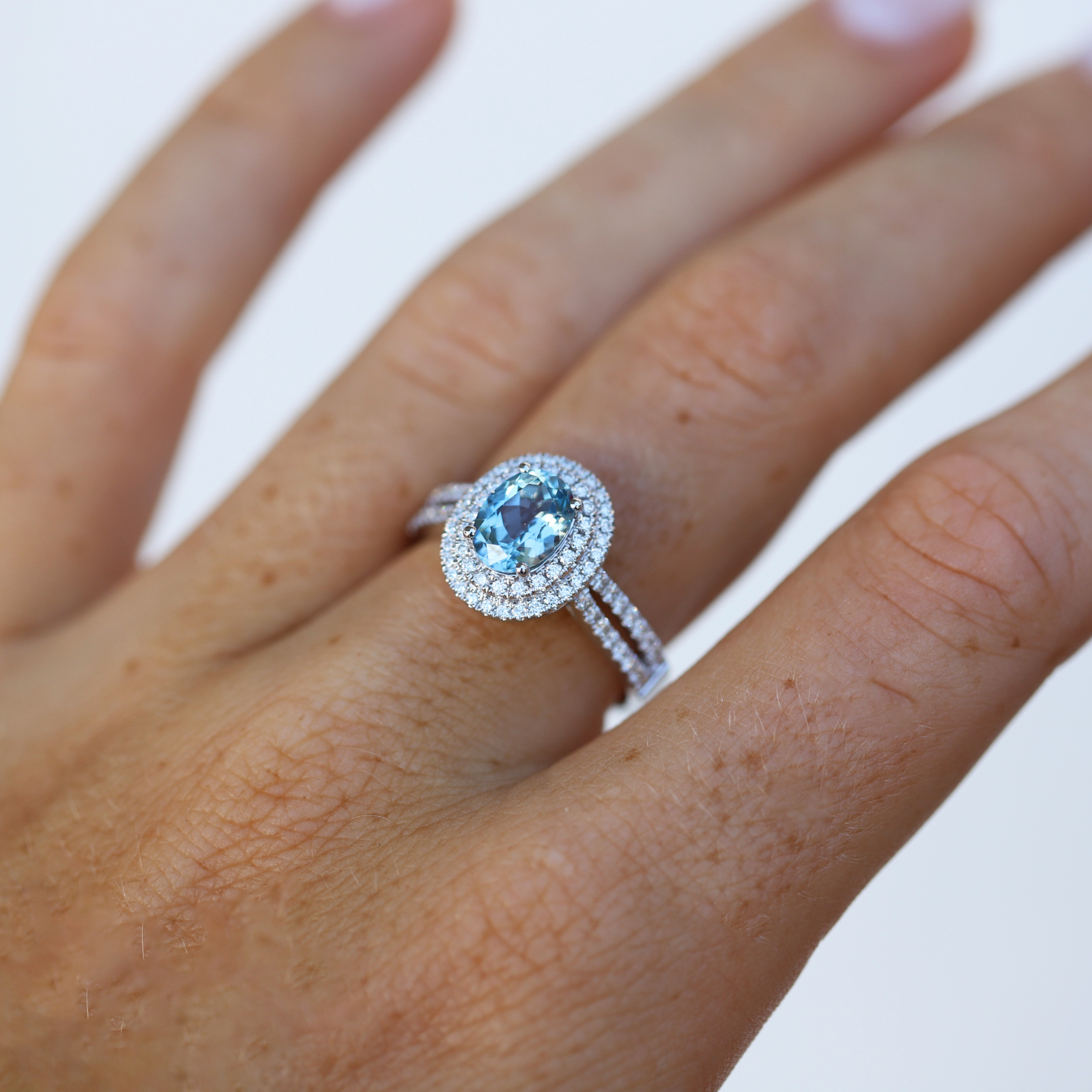 18ct White Gold Aquamarine & Diamond Dress Ring