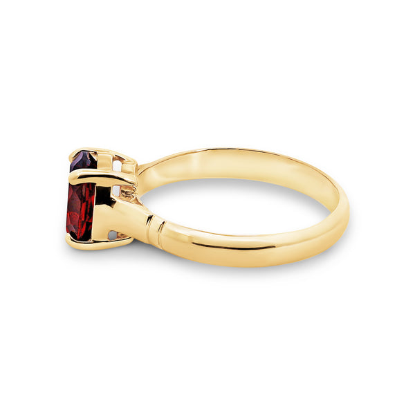 9ct Yellow Gold Oval Garnet Ring - alternate view