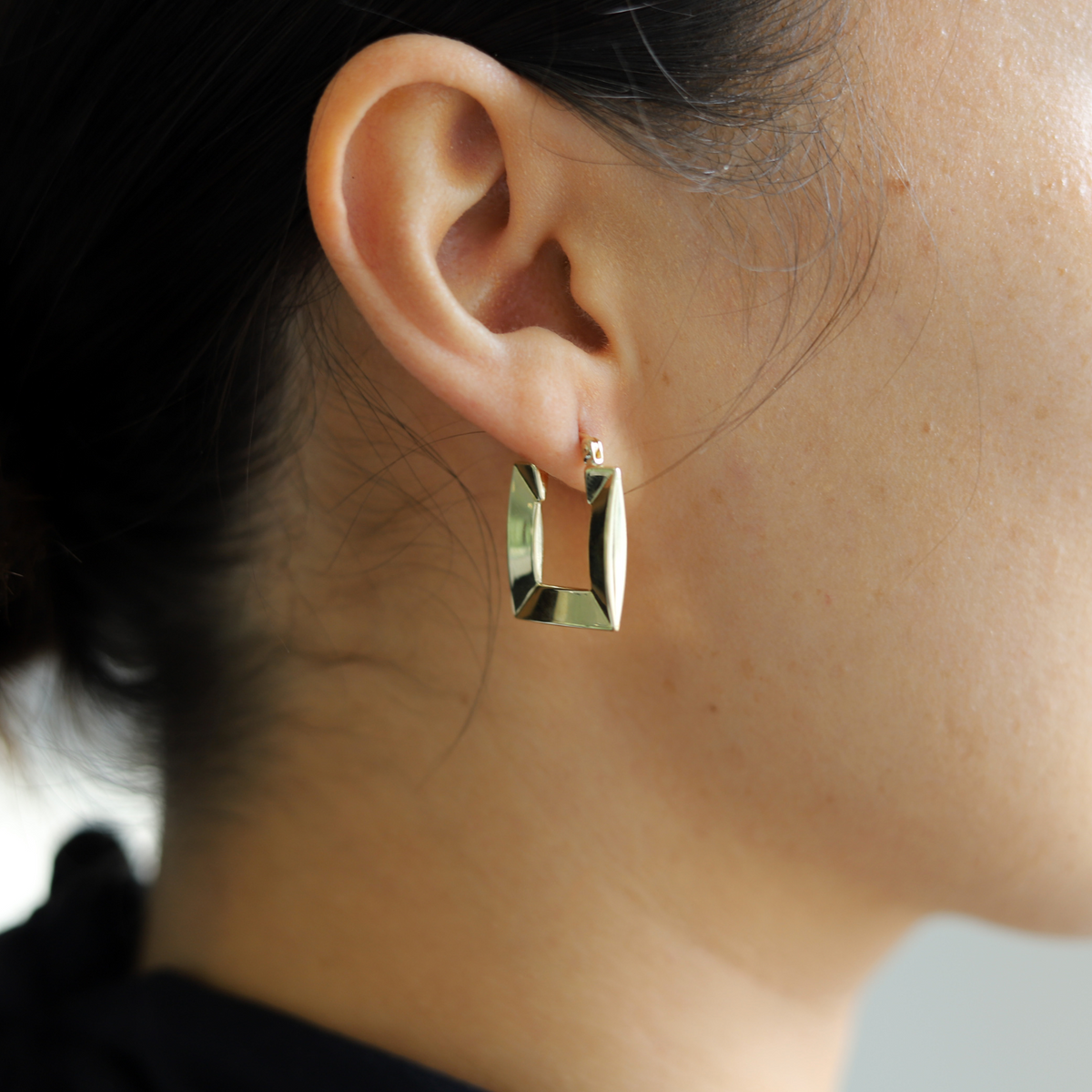 9ct Yellow Gold Square Pillow Cut Hoop Earrrings