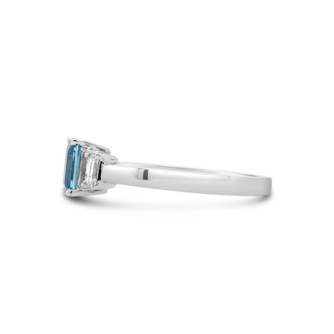 18ct White Gold Aquamarine & Diamond Ring - alternate view