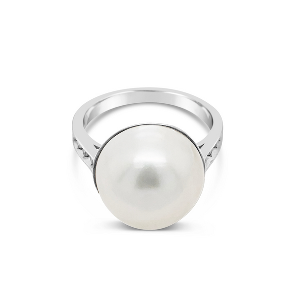 9ct White Gold Mabe Pearl & Diamond Ring - alternate view