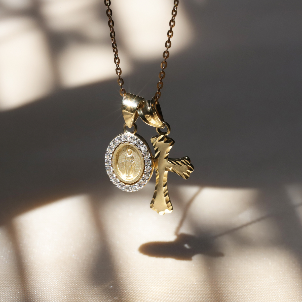 9ct Yellow Gold Religious Oval Madonna Virgin Mary Pendant