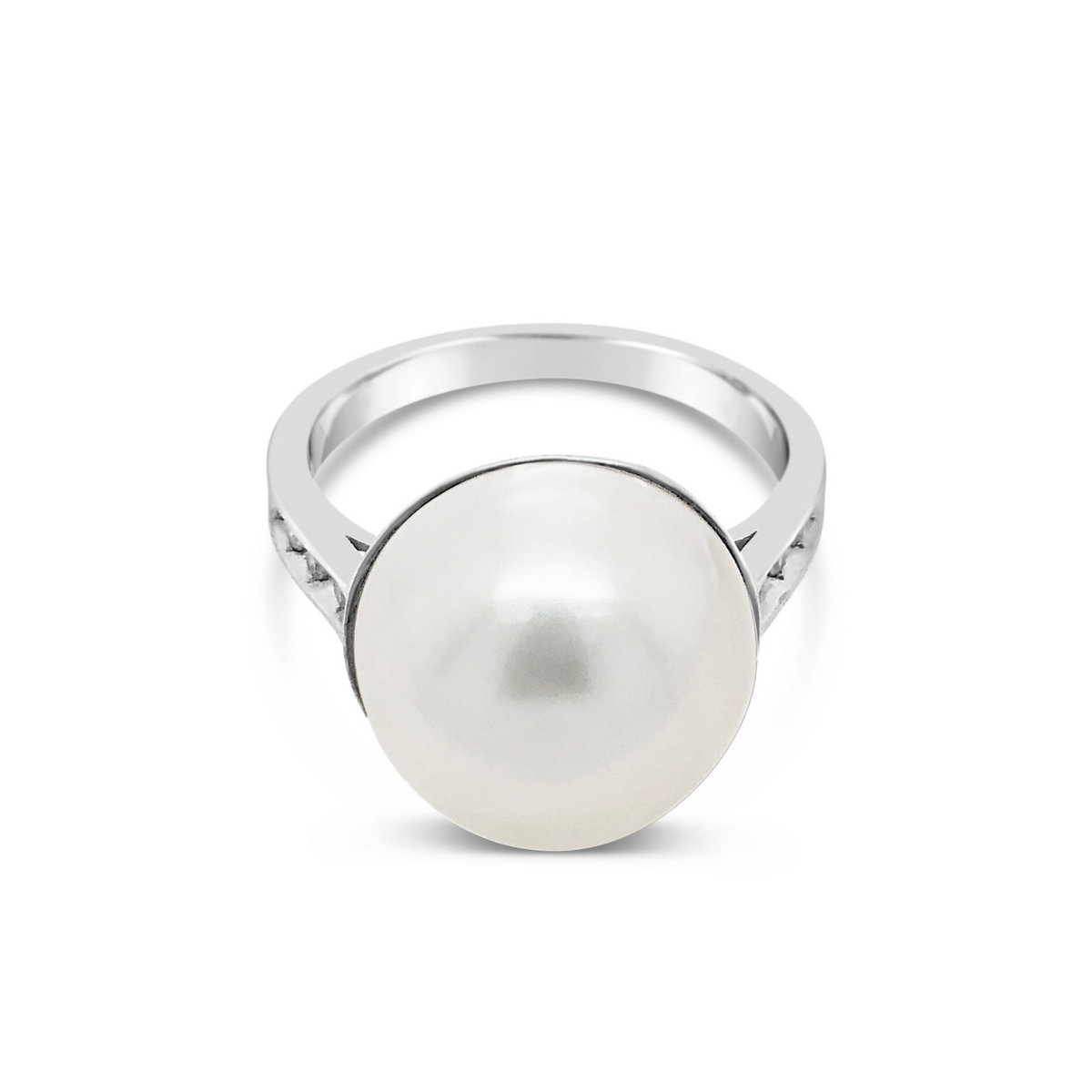 9ct White Gold Mabe Pearl & Diamond Ring