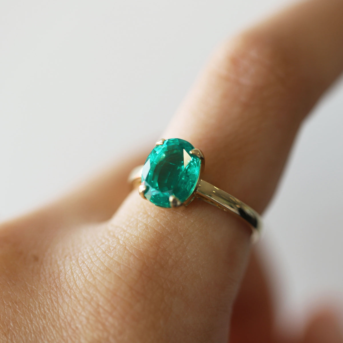 9ct Yellow Gold Oval Emerald Dress Ring